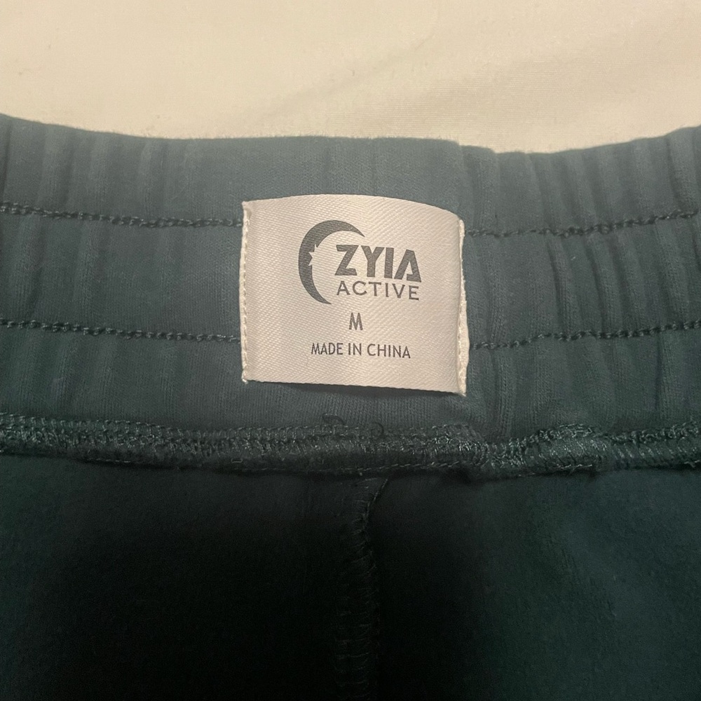 Zyia Pine Green Relaxation Sweat Shorts Sz M - Picture 8 of 8